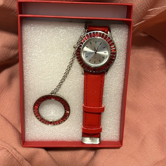 Women’s watches STRADA gift set watch and matching necklace rhinestone BRAND NEW - Picture 8 of 8